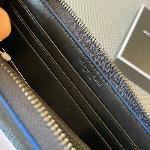 Michael Kors Mens Jet Set Travel PVC Zip Around Long Wallet - Picture 5 of 6